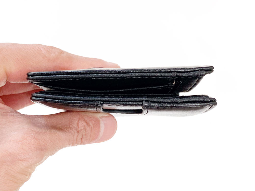 mobi.D (mobile digital) Smart AirTag Classic Leather Wallet