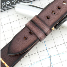 Load image into Gallery viewer, mobiD-apple-watch-vintage-genuine-leather-case_full_piece_cowhide
